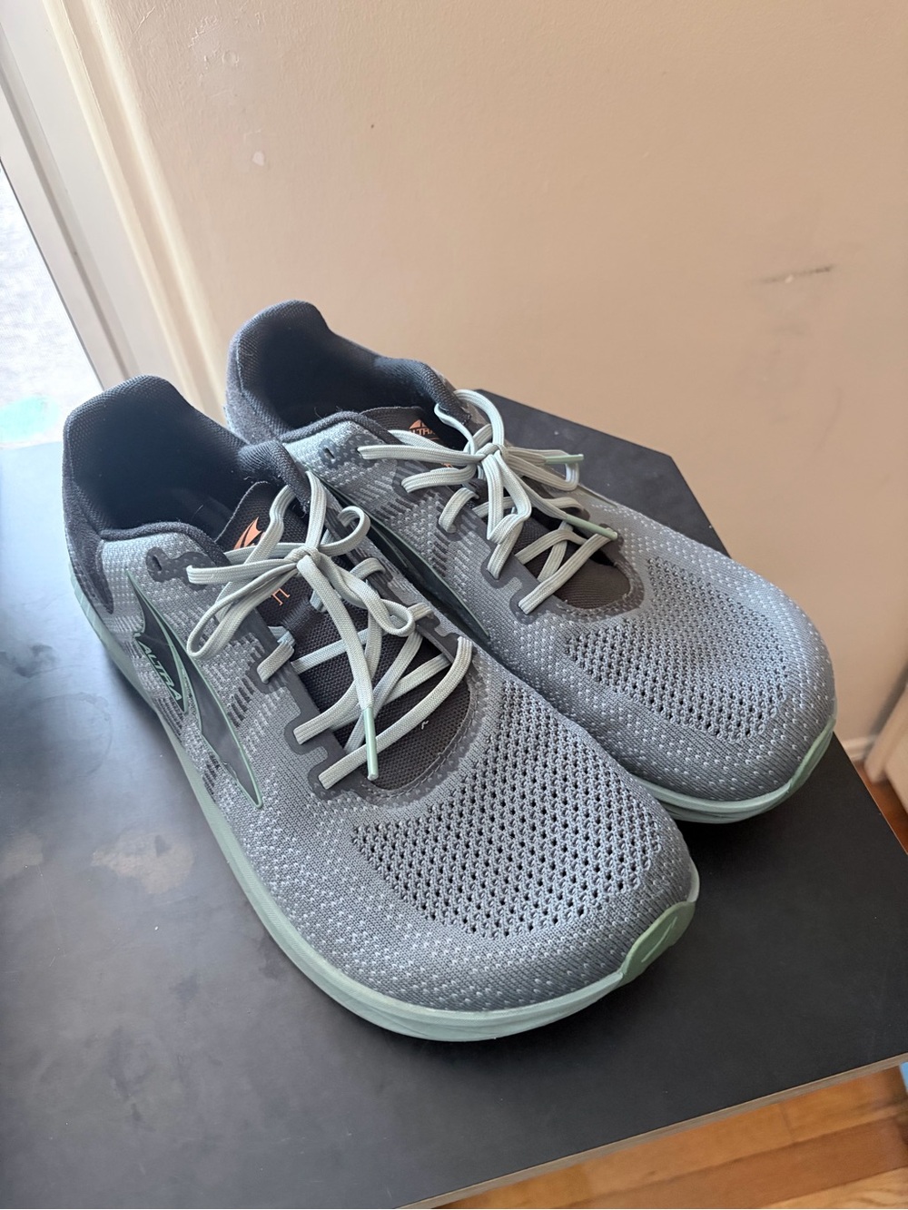 Altra x Smartwool Escalante - Picture 3 of 8